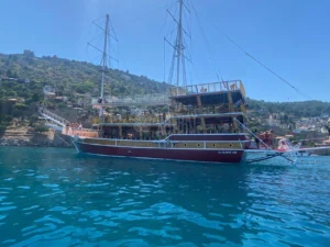Alanya Relax Boat Tour | Cave and Bay Trip | Pirate, Phosphorus and Lover's Caves, Cleopatra and Ulas Bays | Satisfaction Guaranteed!